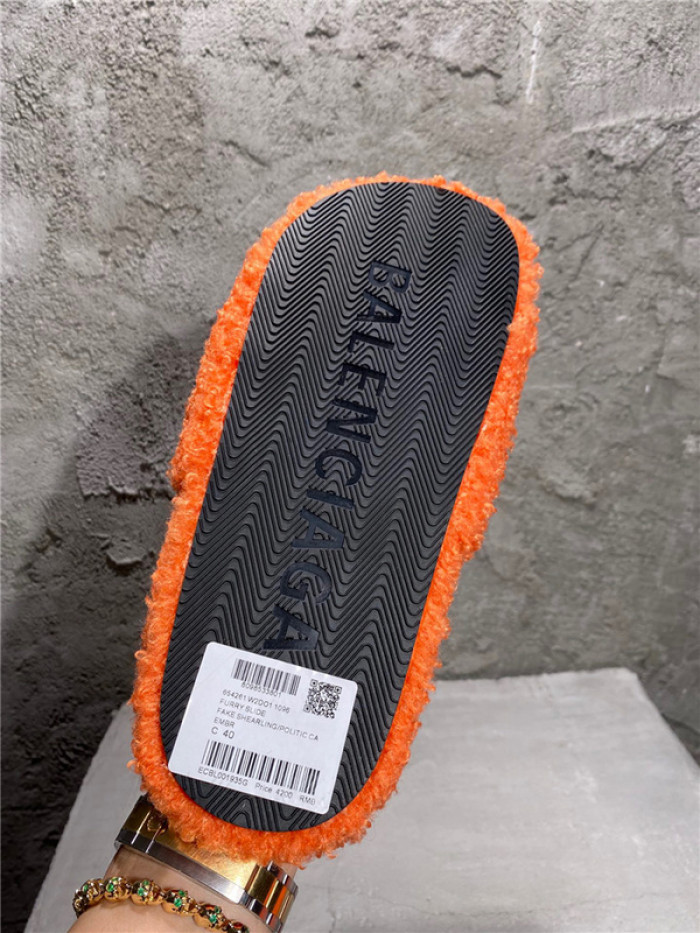 BLCG SLIPPERS