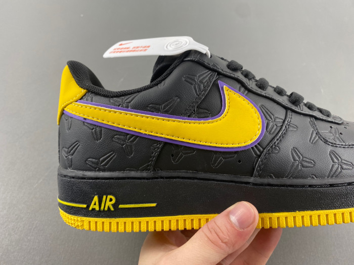 Kobe Bryant x Nike Air Force 1 Low  HV5122-001