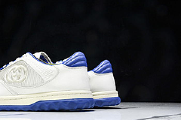 Gv*c sneaker