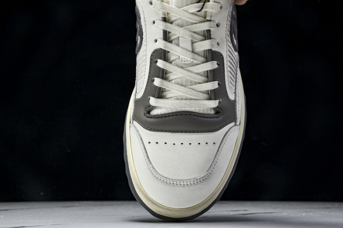 Gv*c sneaker