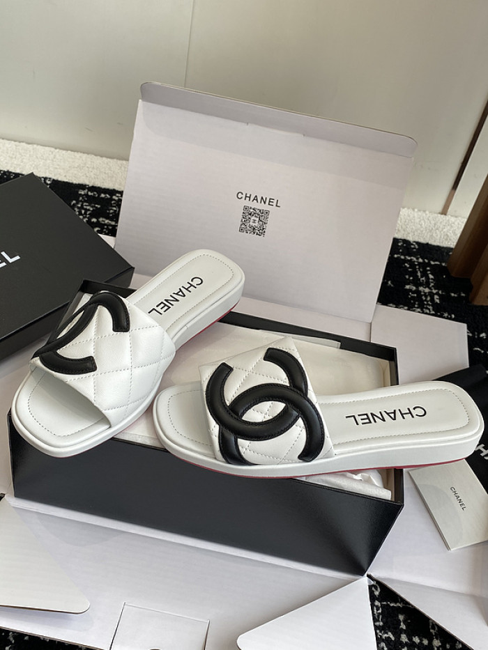 CH*NEL SLIPPERS